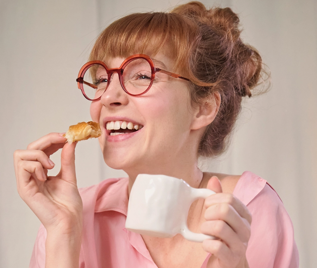 Lady wearing Caroline Abram